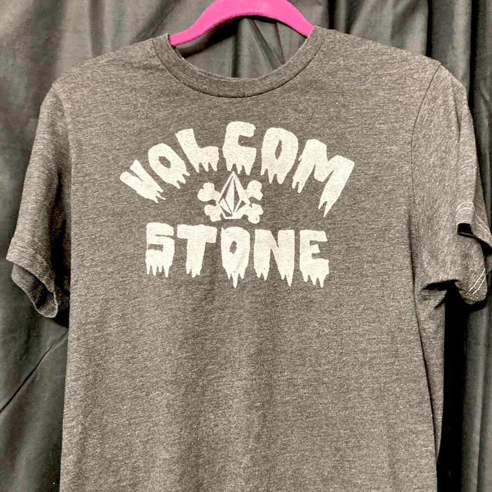 Volcom skater t shirt with spooky font